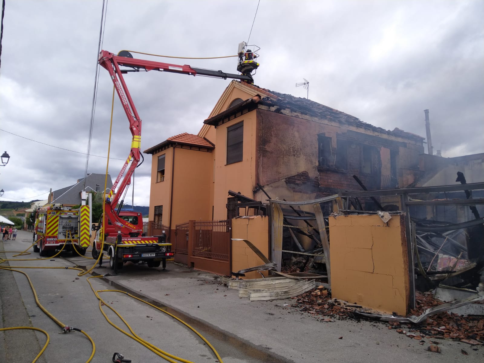 Casa incendiada