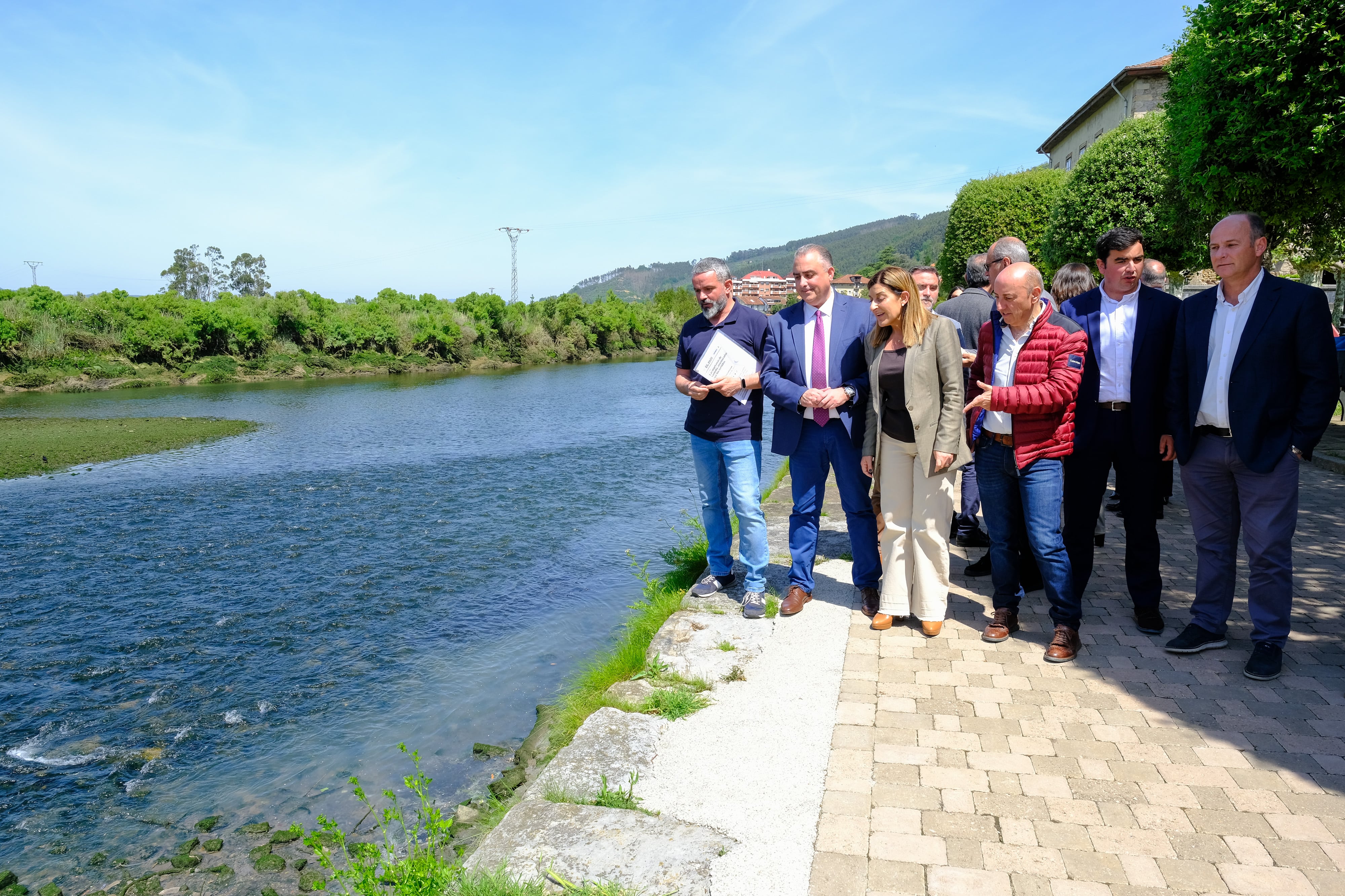 El río Asón tiene hasta 30 puntos de fugas contaminantes.