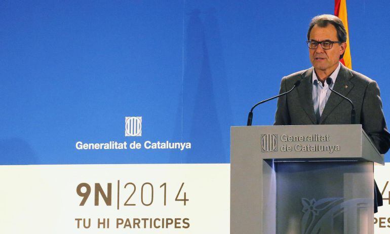 Catalan President Artur Mas speaks at the media center in Barcelona after an independence vote in Barcelona, November 9, 2014. Hundreds of thousands of Catalans voted on Sunday in a symbolic referendum on independence from Spain that supporters hope will 