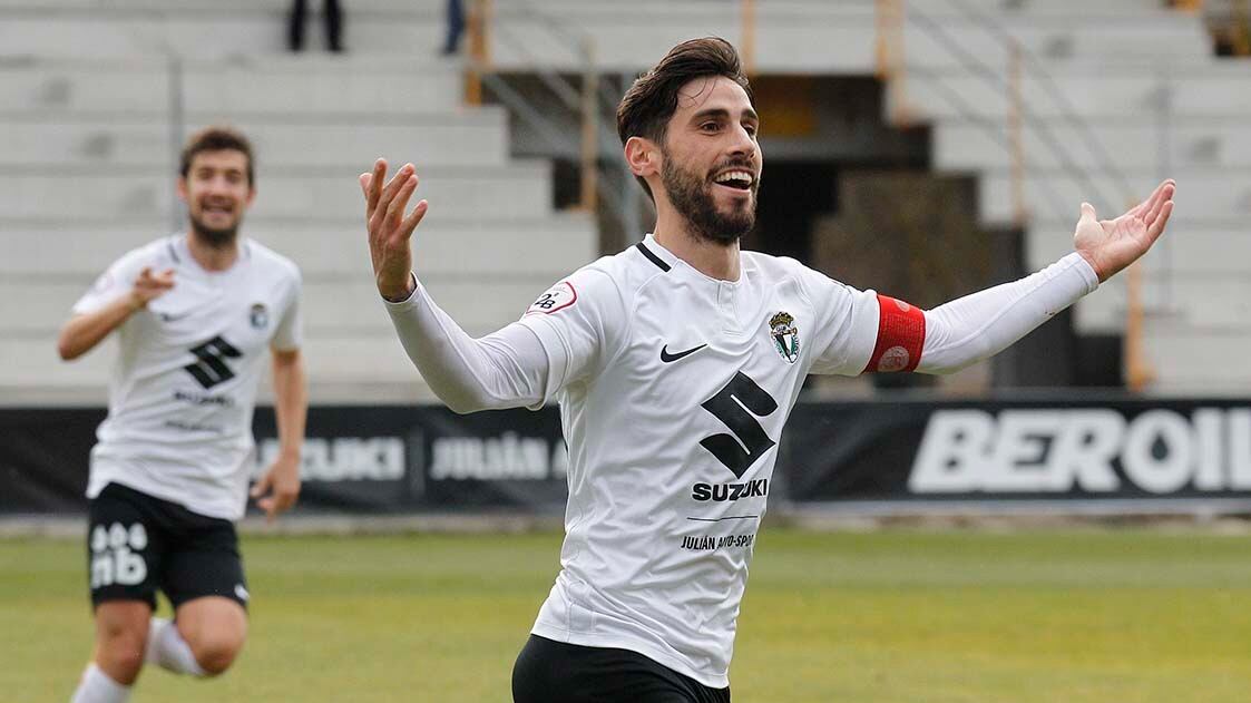 Andrés González en su etapa del Burgos CF