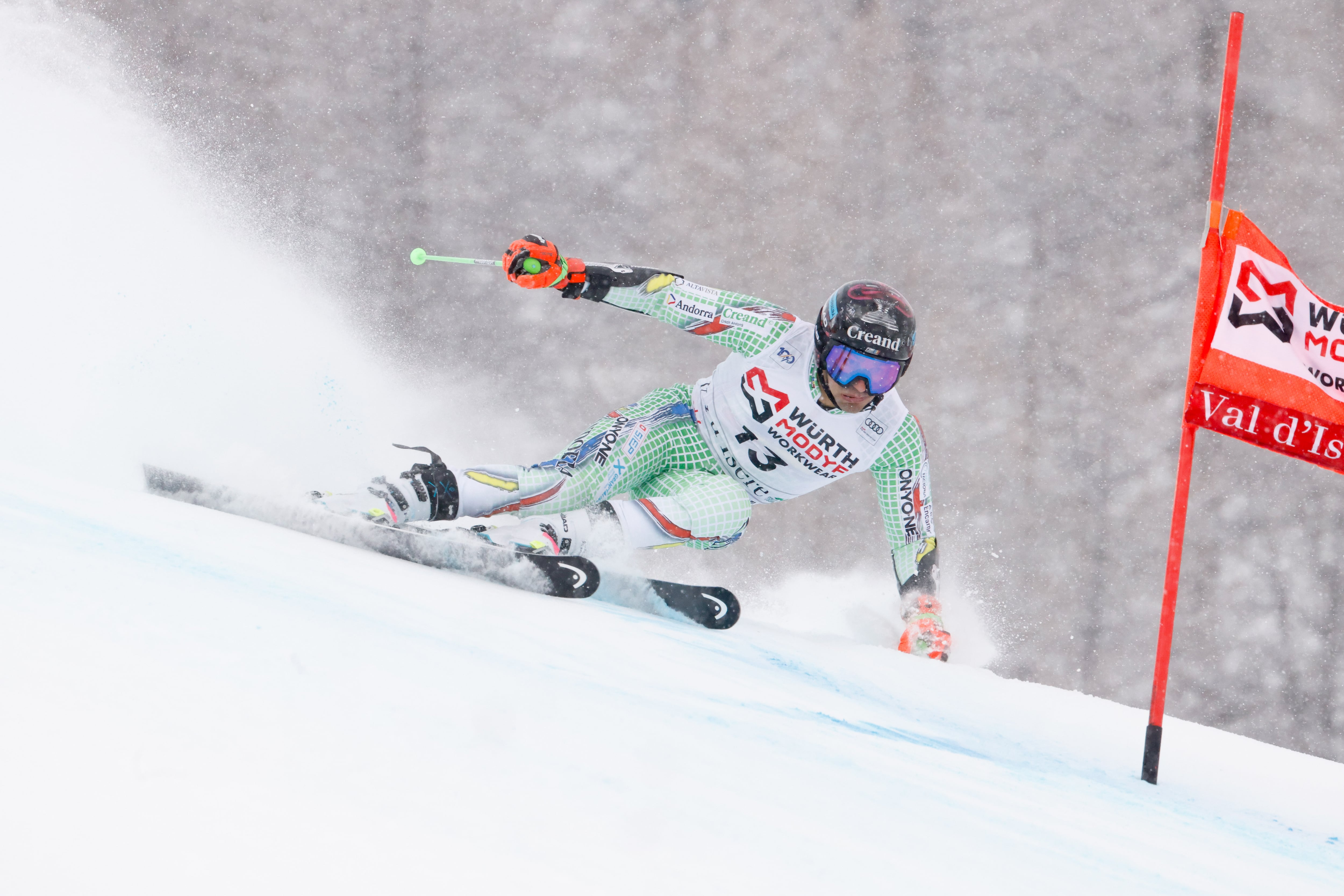 Joan Verdu al gegant de l&#039;Audi FIS Alpine Ski World Cup masculina a Val d&#039;Isere, França.