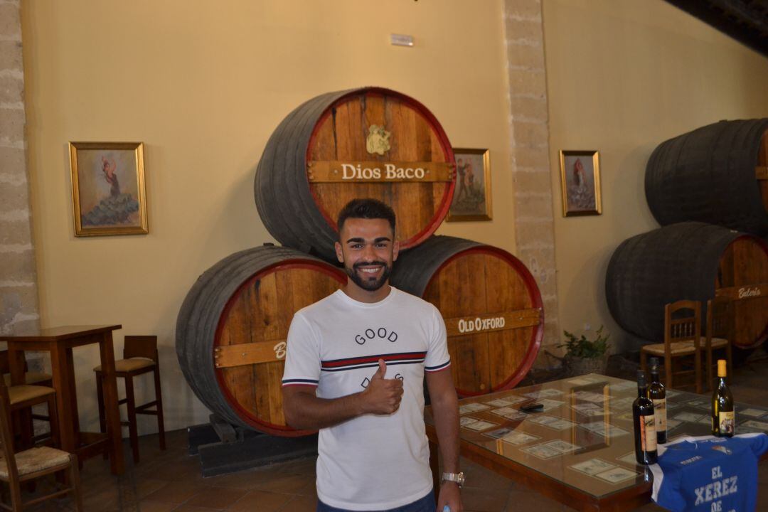 Joselito presentado como jugador del Xerez CD en las Bodegas Dios Baco