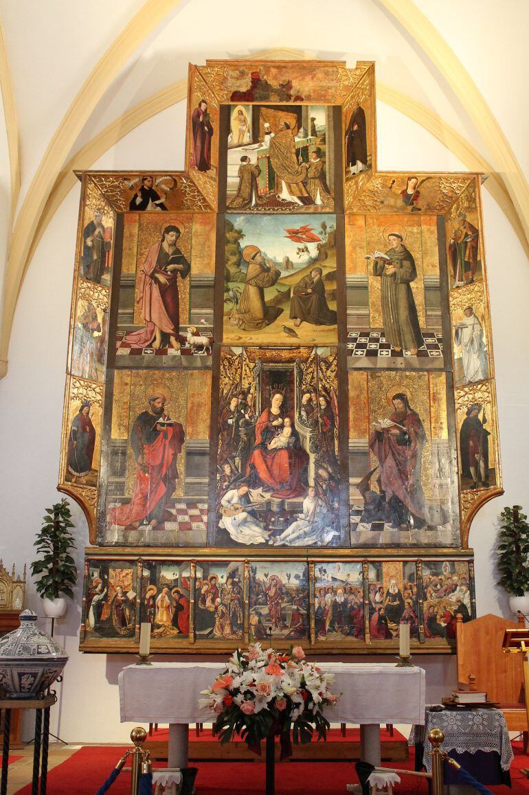 Imagen del retablo restaurado