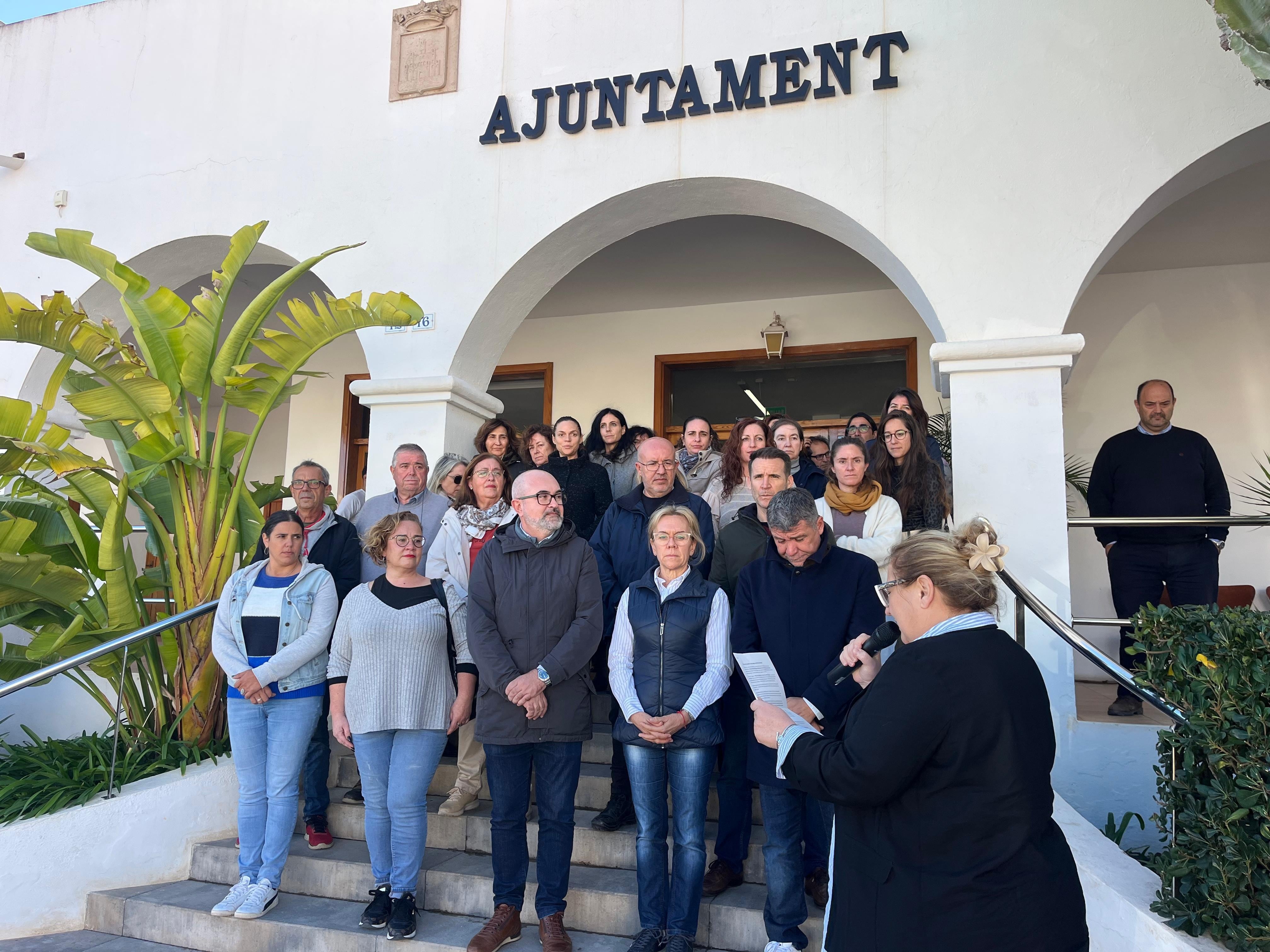Minuto de silencio en Sant Josep