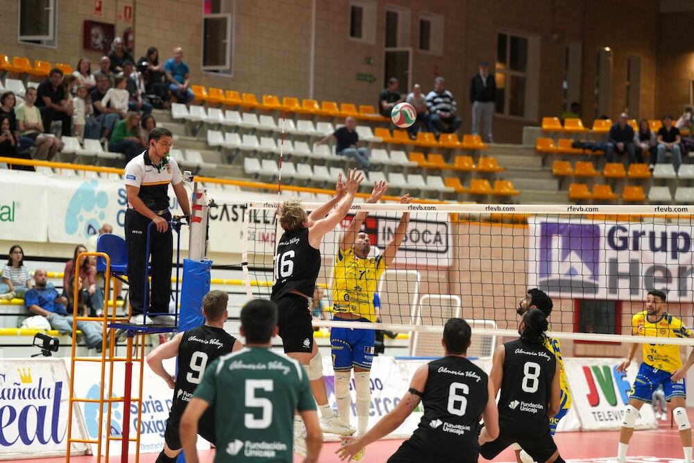 El nuevo Unicaja Costa de Almería sigue en el camino.