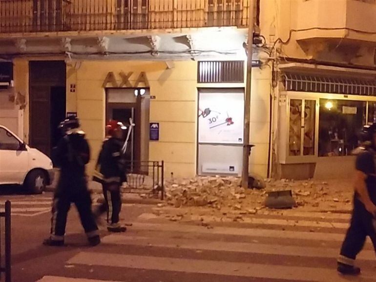 Desperfectos sufridos por un edificio en Melilla tras el terremoto