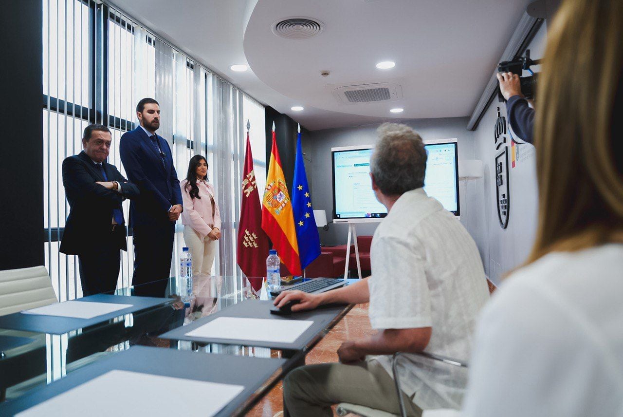 Puesta en marcha de la Carpeta Empresarial y la Carpeta Ciudadana