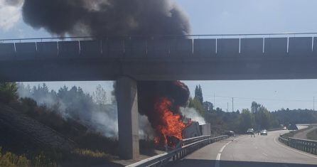 Una imagen frontal del accidente recogida por un conductor a través de Twitter