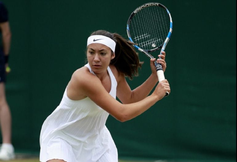 Paula Arias jugando en Wimbledom