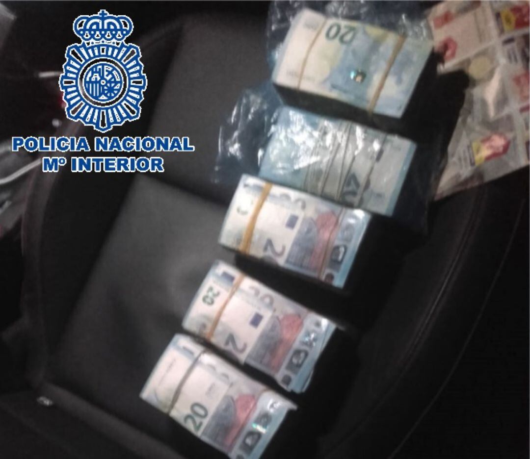 Dinero intervenido en la operación contra el narcotráfico. 