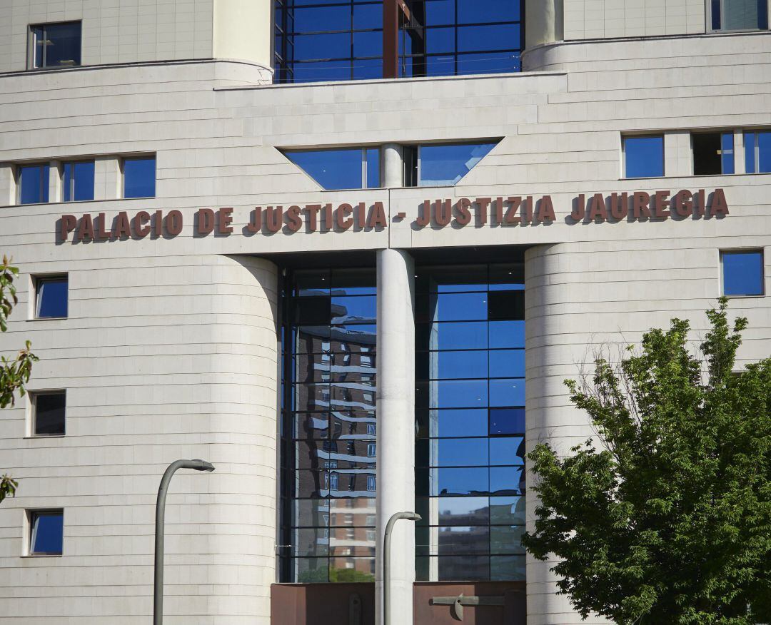 Fachada del Palacio de Justicia de Pamplona