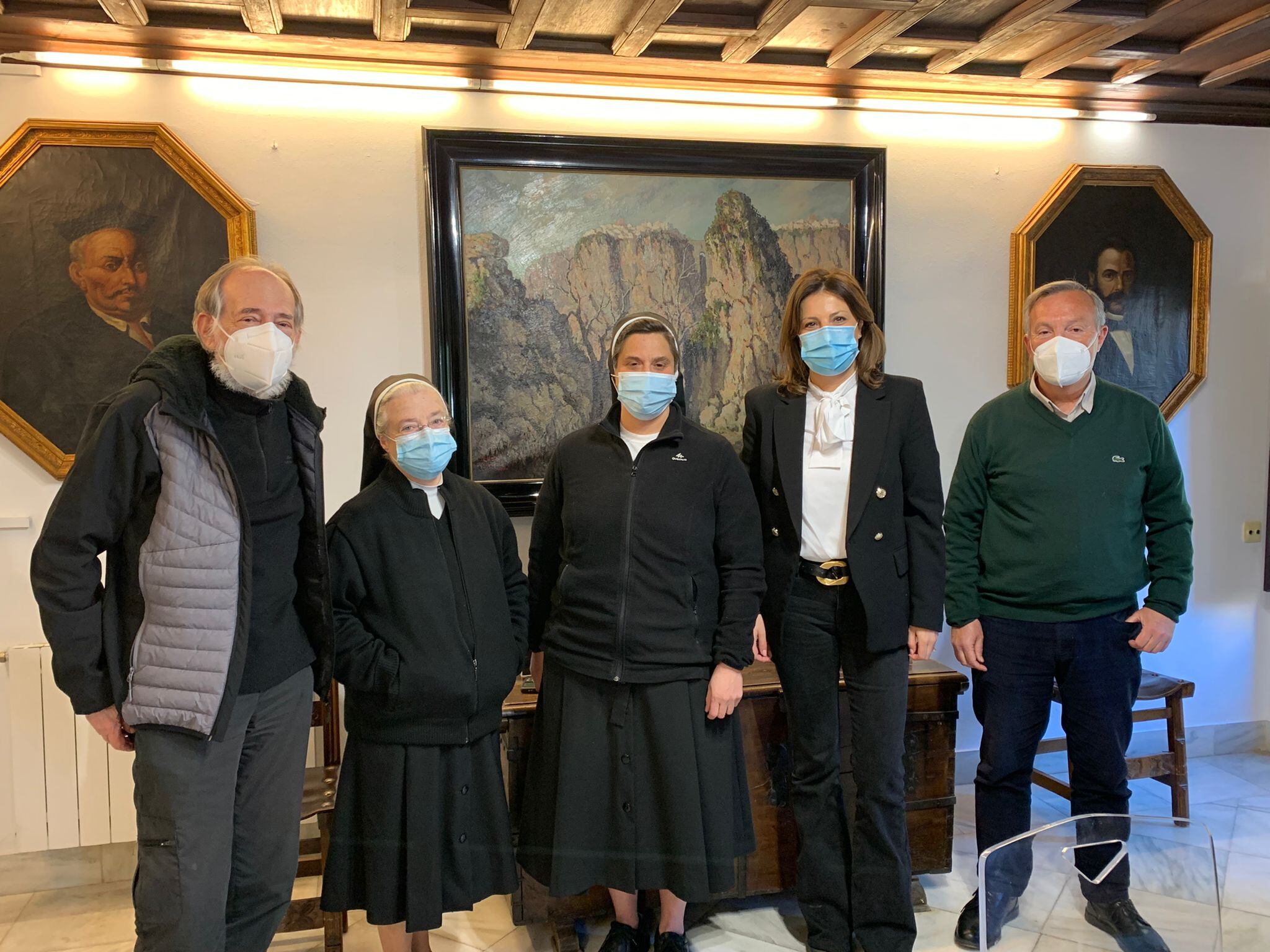 Los distinguidos han mantenido un encuentro con la alcaldesa de Ronda este miércoles