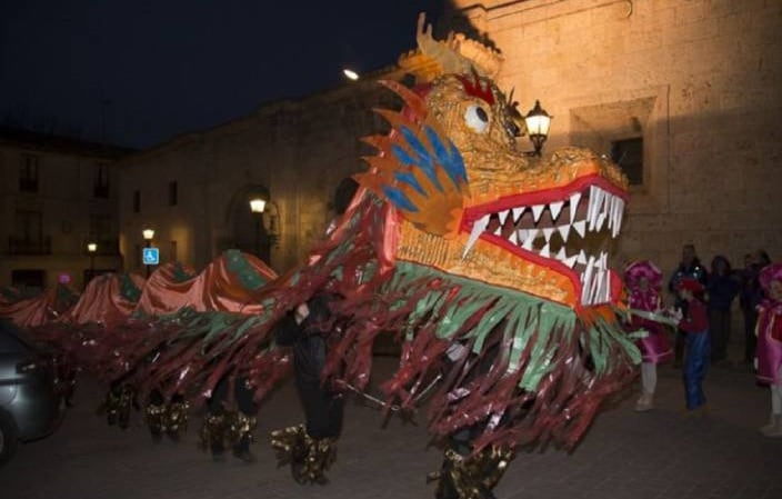 El colorido de los disfraces volverá a ser protagonista por las calles de Peñafiel este 2022