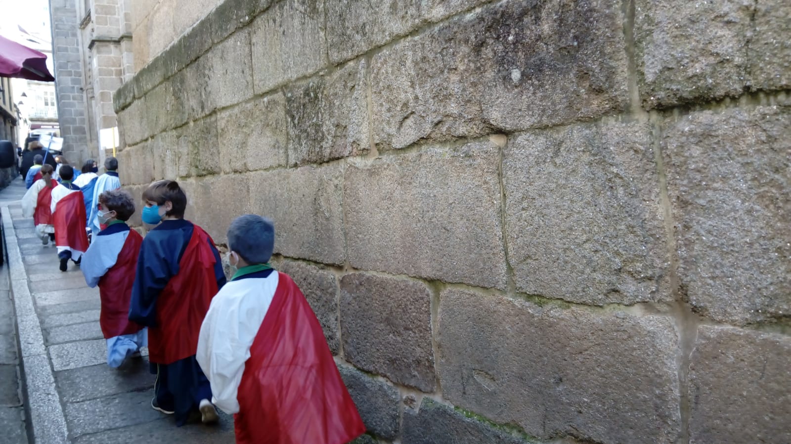 Escolares de Ourense desfilan en el entroido