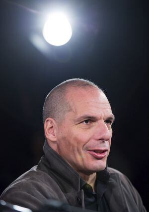 Yanis Varufakis, durante una rueda de prensa sobre la presentación de su Movimiento Democracia en Europa 2025.