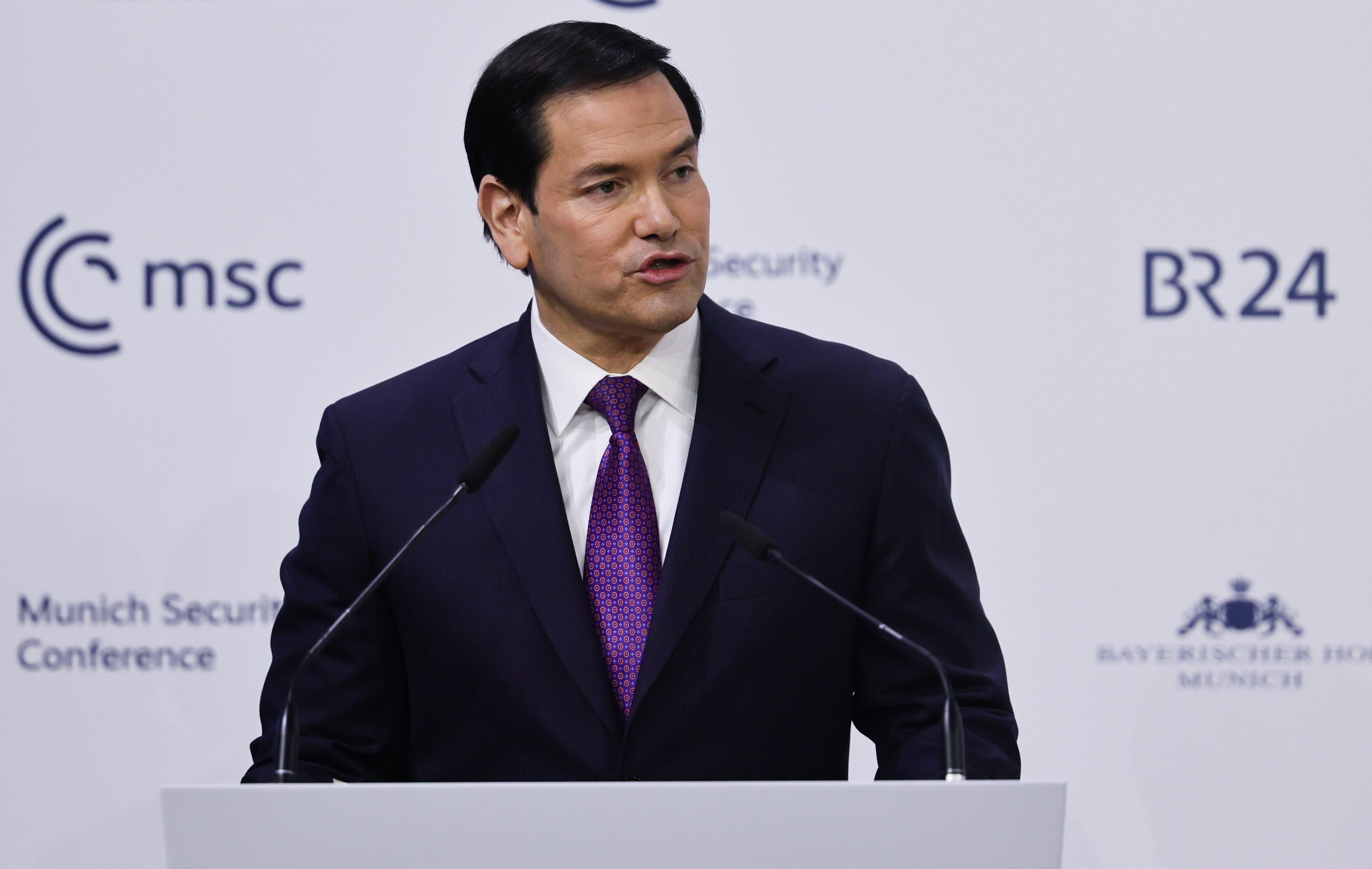 El secretario de Estado estadounidense, Marco Rubio, habla durante la 62.ª Conferencia de Seguridad de Múnich (MSC) en el hotel «Bayerischer Hof», en Múnich, Alemania, el 14 de febrero de 2026.