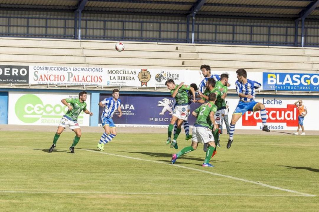 El último enfrentamiento entre blanquiazules y verdiblancos en El Montecillo tuvo lugar en septiembre de 2017.