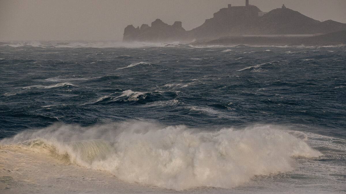 Las borrascas Domingos y Ciarán dejan un total de 150 incidencias en A Coruña