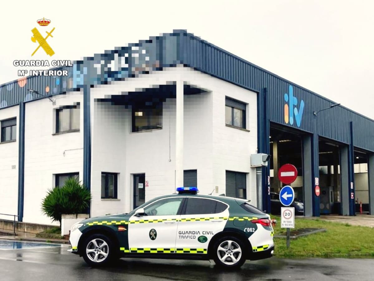 Cuatro detenidos y 10 investigados por supuestas inspecciones fraudulentas a 44 vehículos en una ITV de Cantabria