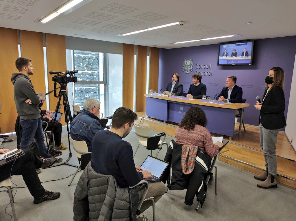 Els presidents dels grups parlamentaris de la majoria durant la roda de premsa.