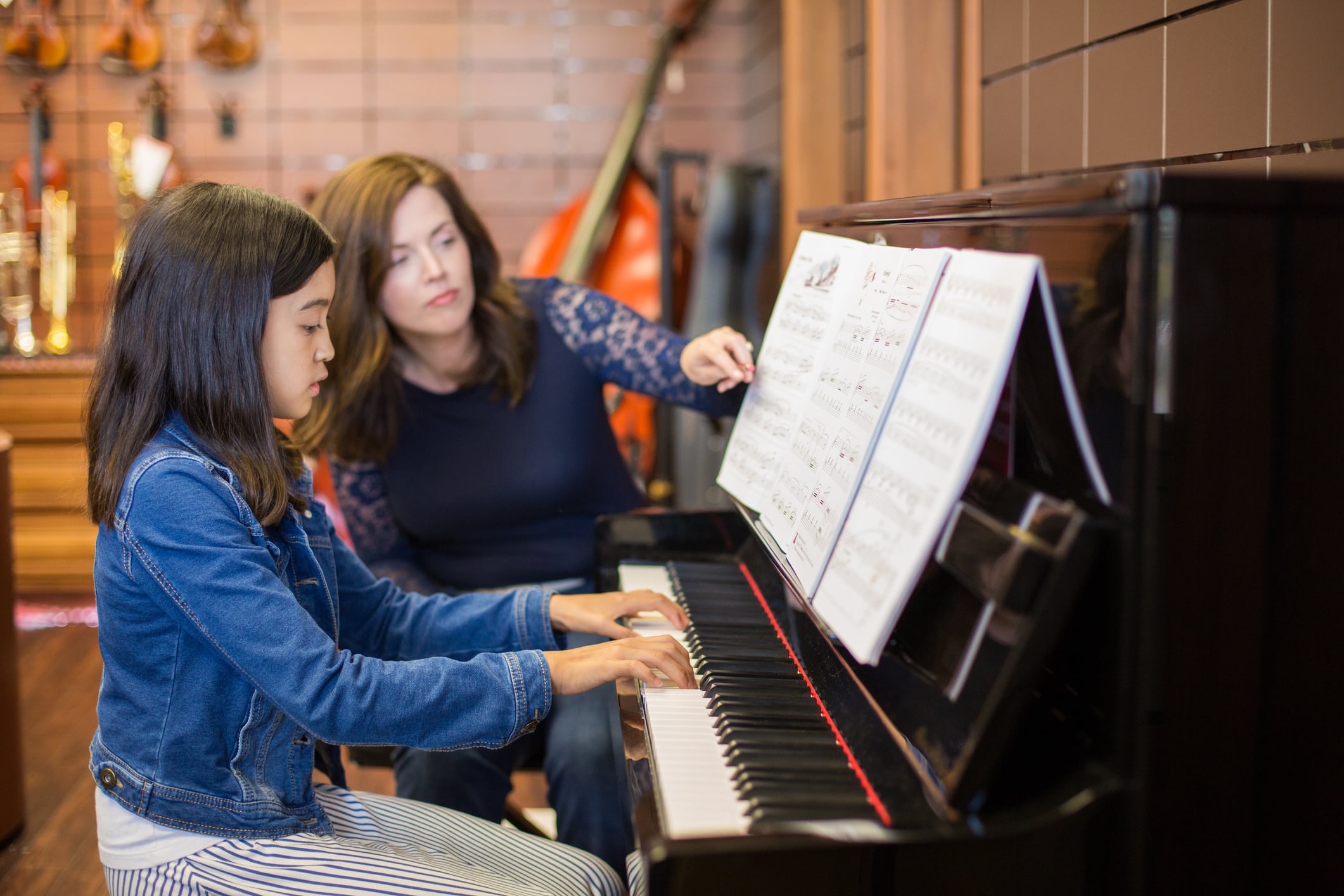 Clases de piano en una imagen de archivo