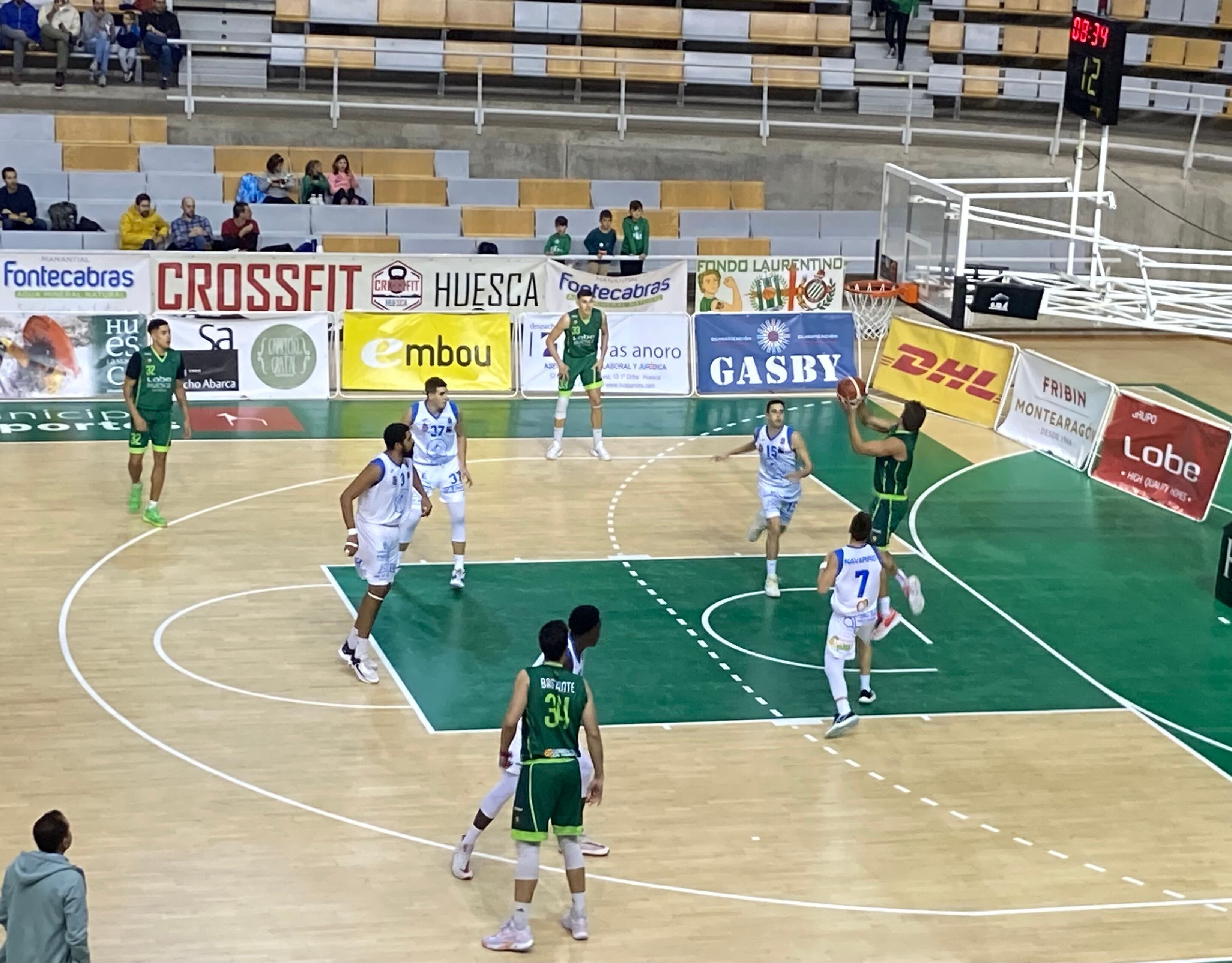 Scariolo anota dos puntos en un lance del encuentro