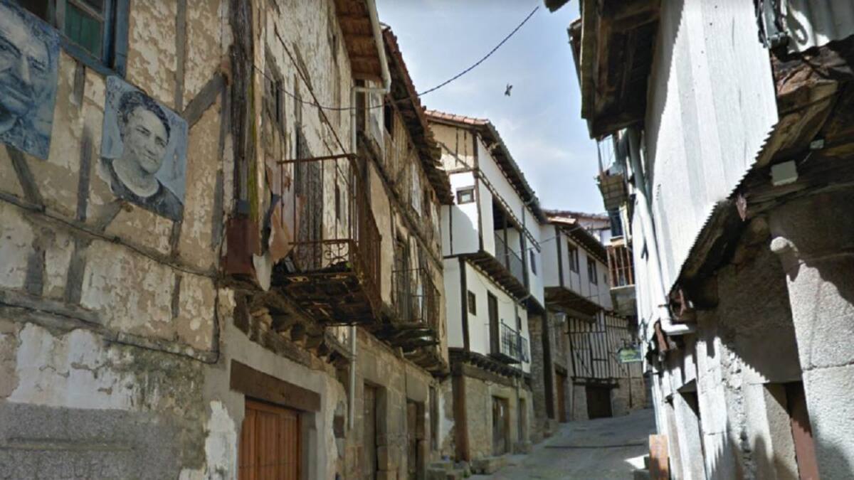 Así ven el verano en tres enclaves turísticos salmantinos: Candelario, La Alberca y Mogarraz