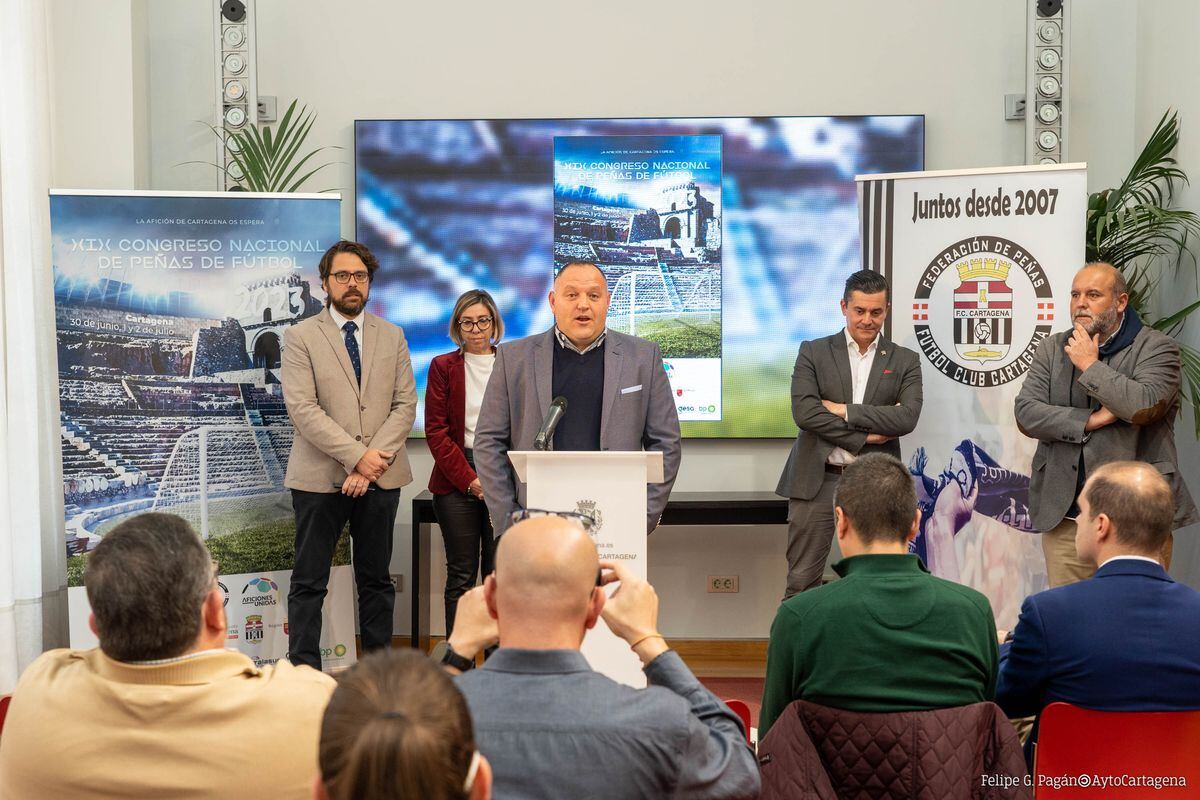 Miguel Muñoz, presidente de la FPFCCT durante la presentación del congreso