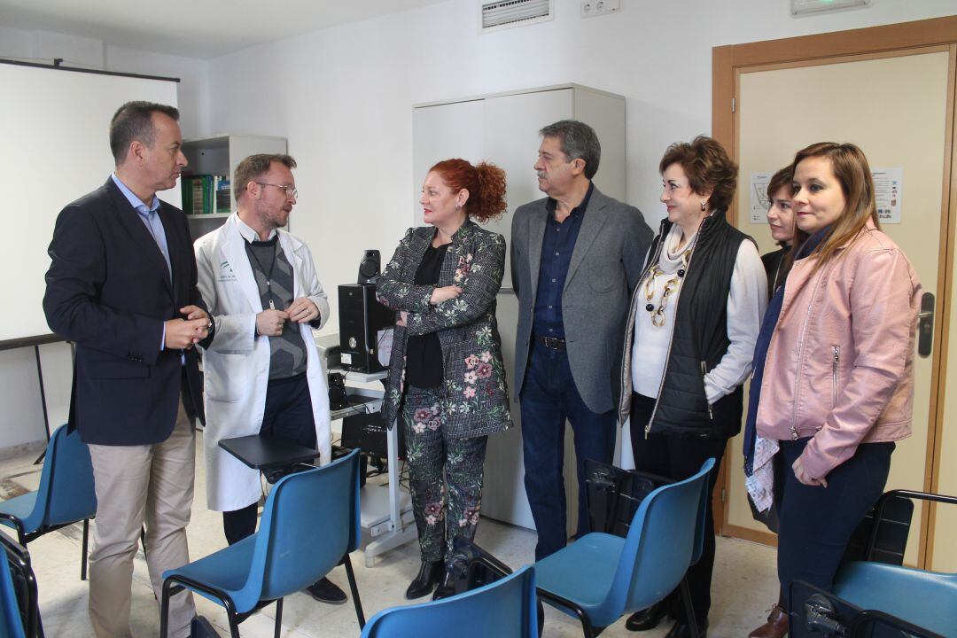 El delegado de Salud, Higinio almagro, visita el centro de Salud de Salobreña junto con la alcaldesa, Mari Eugenia Rufino y el gerente del área sanitaria, Francisco Pérez