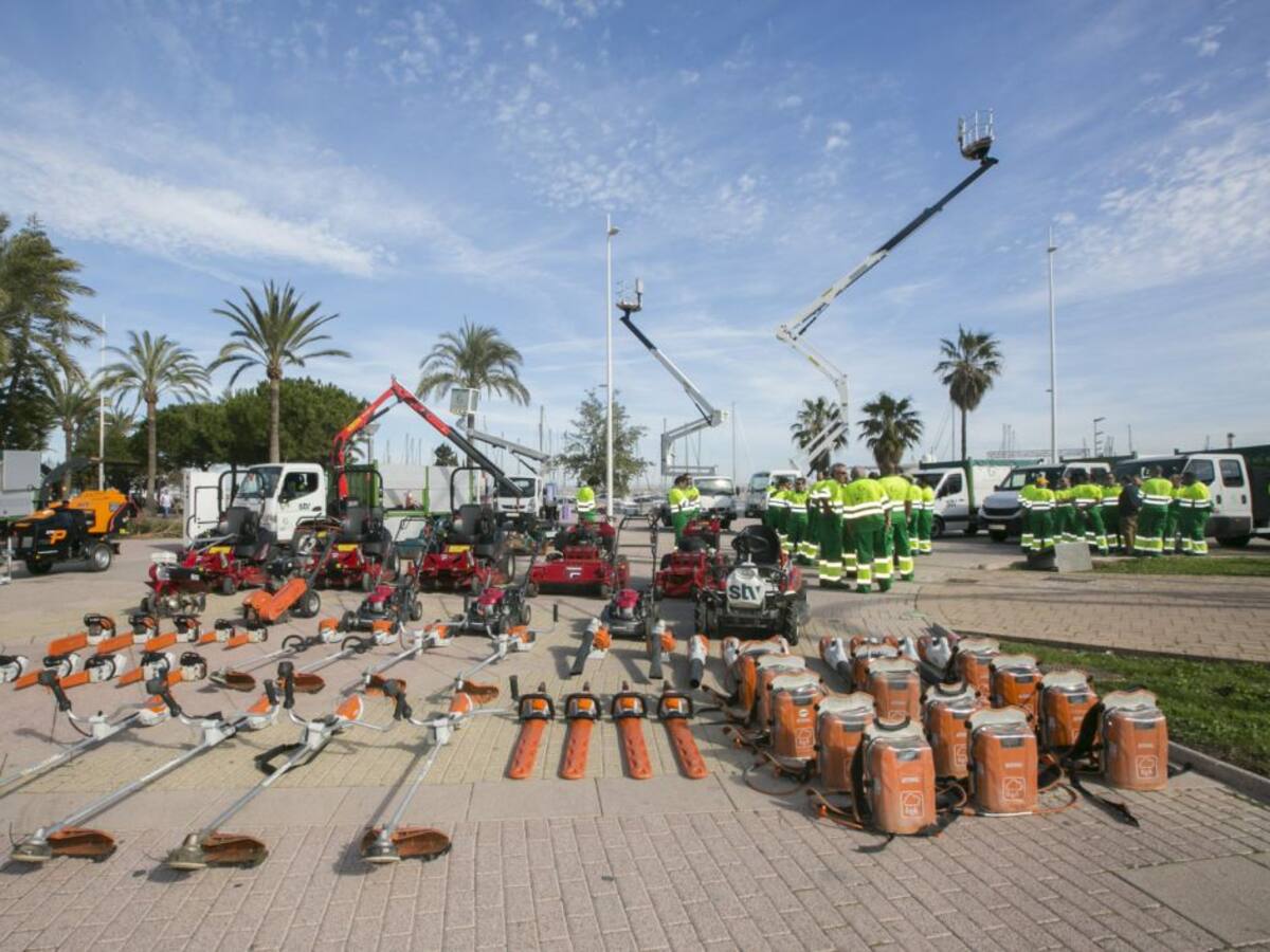 Más trabajadores y dinero para limpiar Gandia