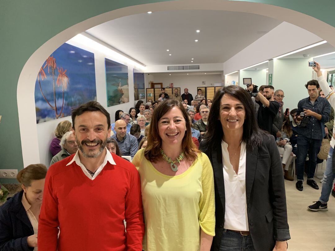 Fracina Armengol con los candidatos socialistas de Formentera