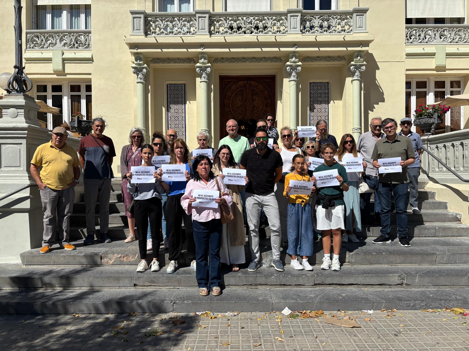 Concentración de periodistas en Huesca contra los asesinatos de compañeros en Gaza