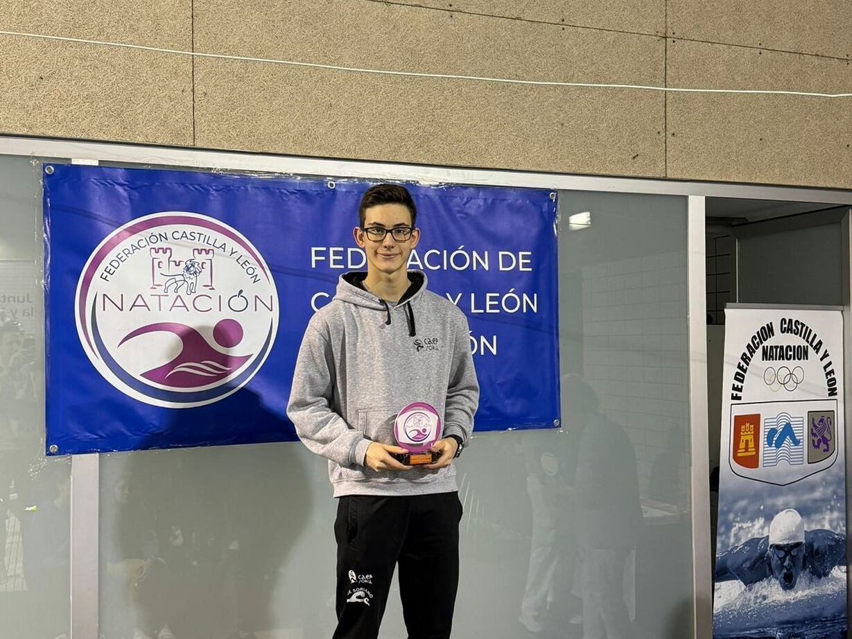 El joven nadador soriano Álvaro Rubio, campeón regional absoluto en 50 libres.