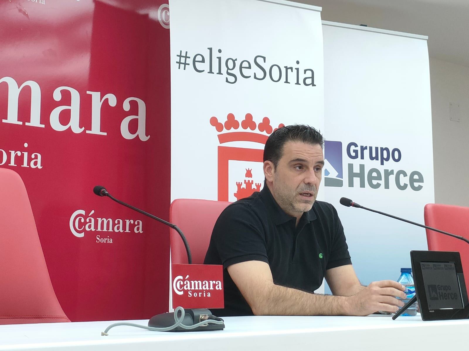 Alberto Toribio, entrenador del Grupo Herce Soria, en rueda de prensa.