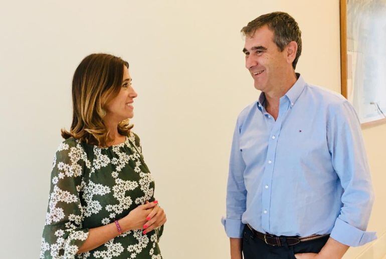 Encuentro ayer entre Rosa Romero y Antonio Román