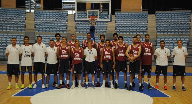 Parte de la plantilla y del cuerpo técnico del Obradoiro para esta temporada