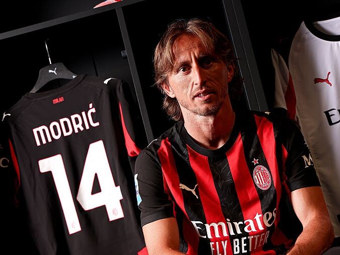 AC Milan Unveil New Signing Luka Modric