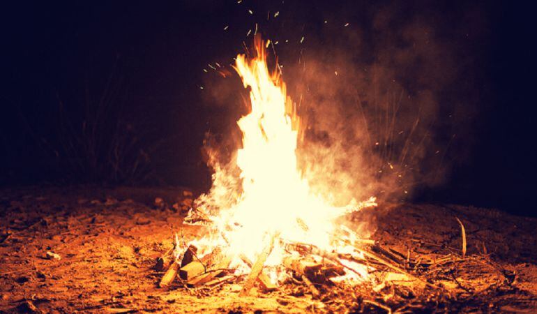 La fiesta de las candelas se celebra en Andújar la noche del sábado 3 de febrero