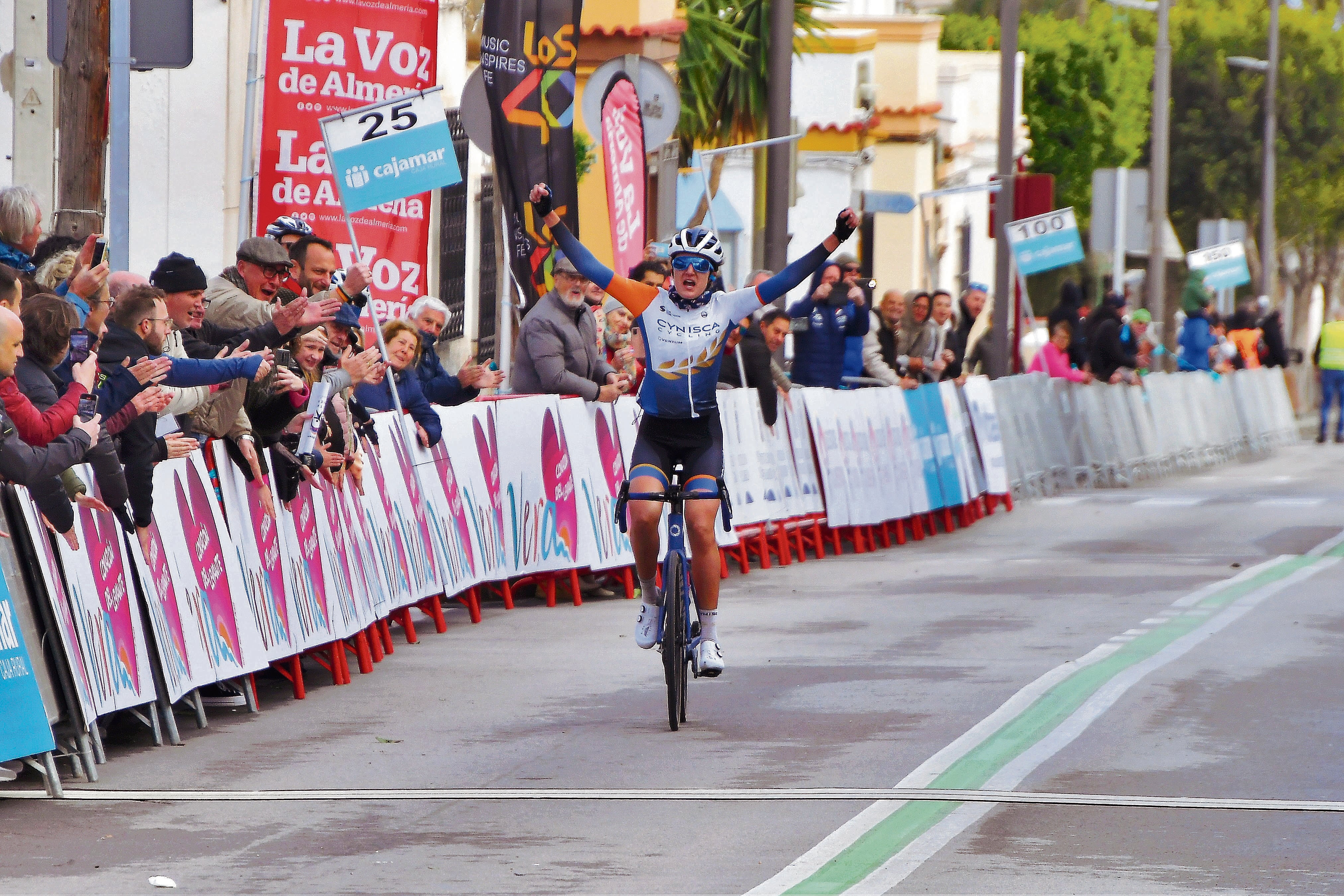 Emilie Fortin gana la I Clásica femenina entre Vícar y Vera.