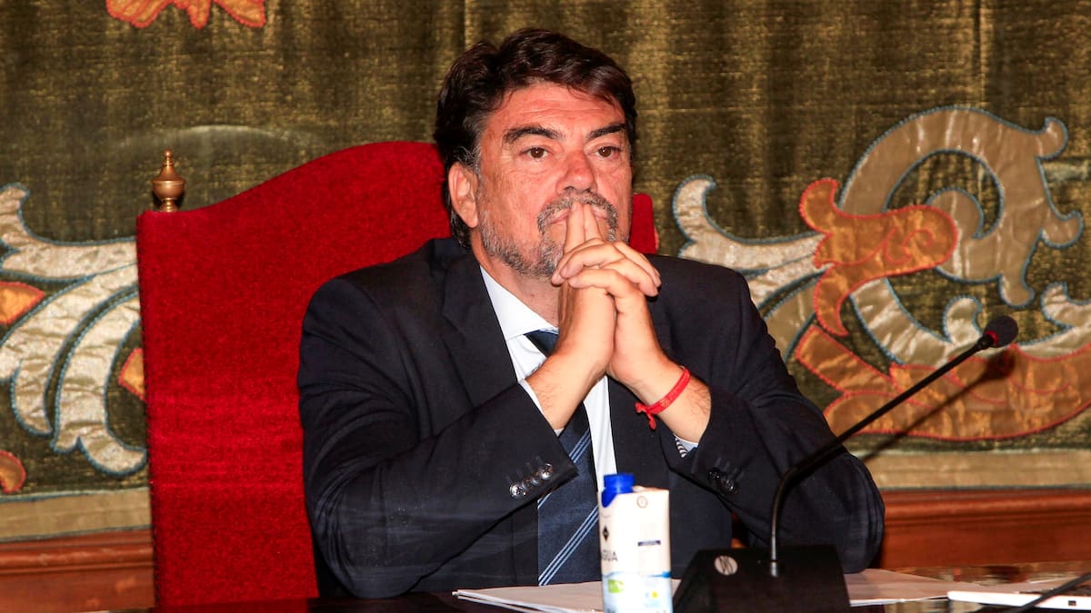 La Columna de Carlos Arcaya: «‘Sin comentarios’: el silencio del equipo de gobierno»