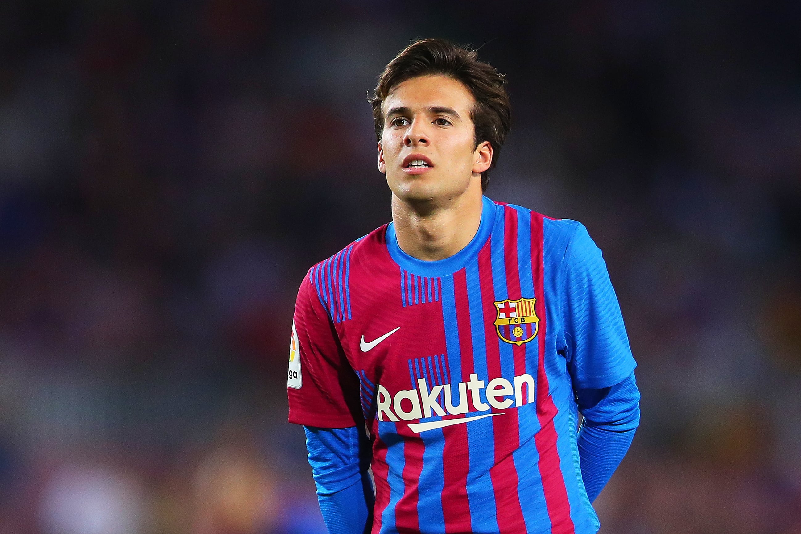 Riqui Puig, con la camiseta del FC Barcelona, en un partido contra el Villarreal.