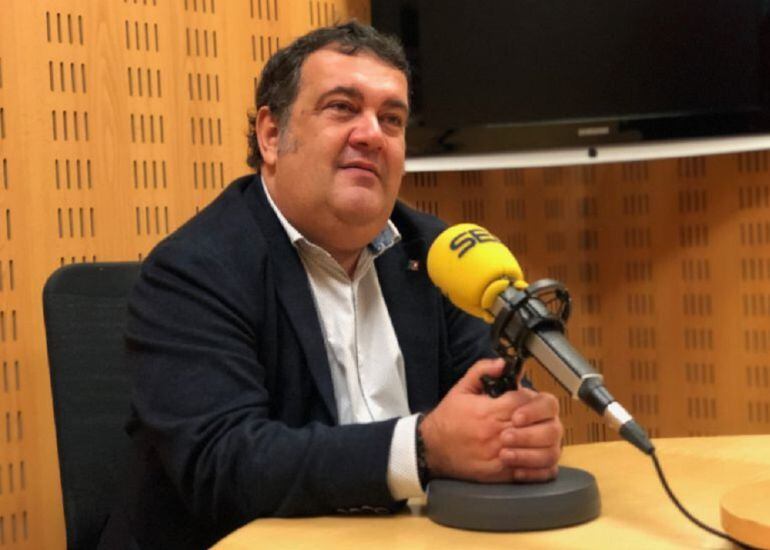 Ernesto Gasco, durante una entrevista en Radio San Sebastián