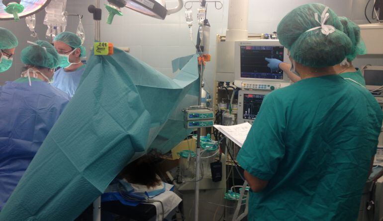 Treballadors dels hospitals de la demarcació denuncien la precarietat dels contractes.