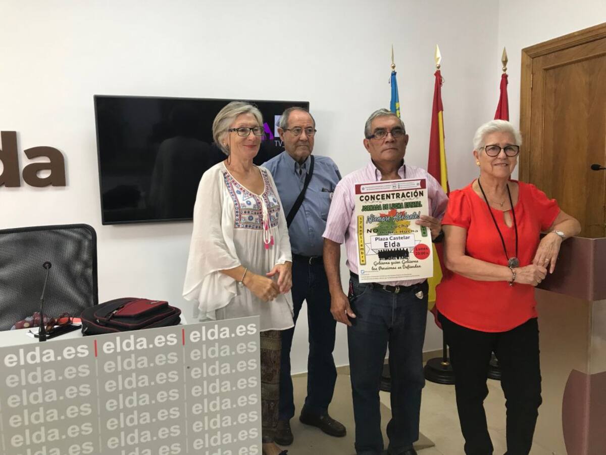 Los pensionistas de Elda continúan su protesta desde la plaza Castelar