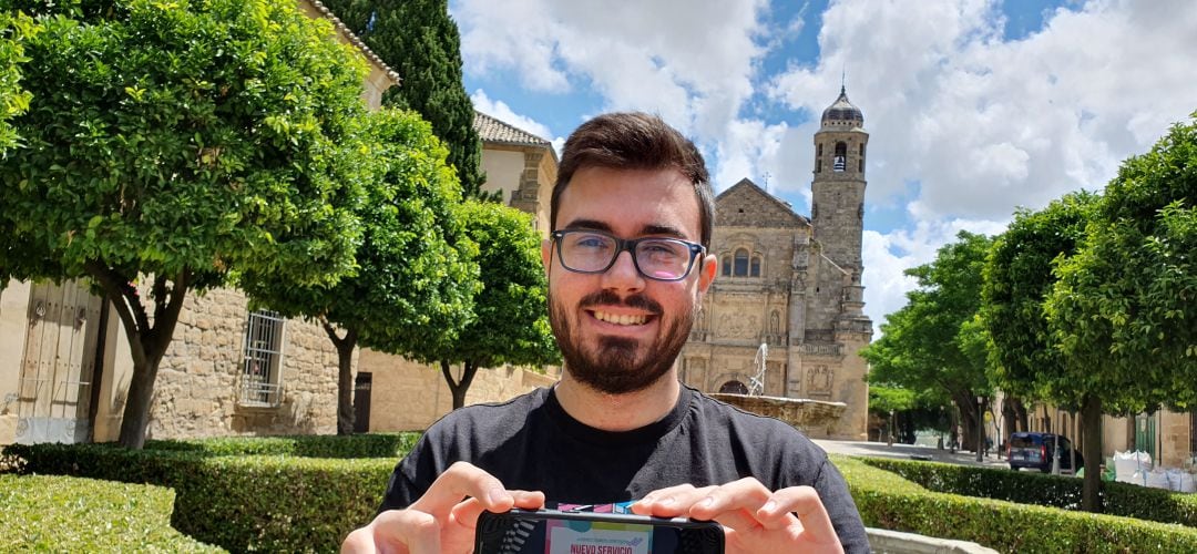 Diego Cano, concejal de Juventud en el Ayuntamiento de Úbeda, presenta la nueva campaña dirigida a los jóvenes.