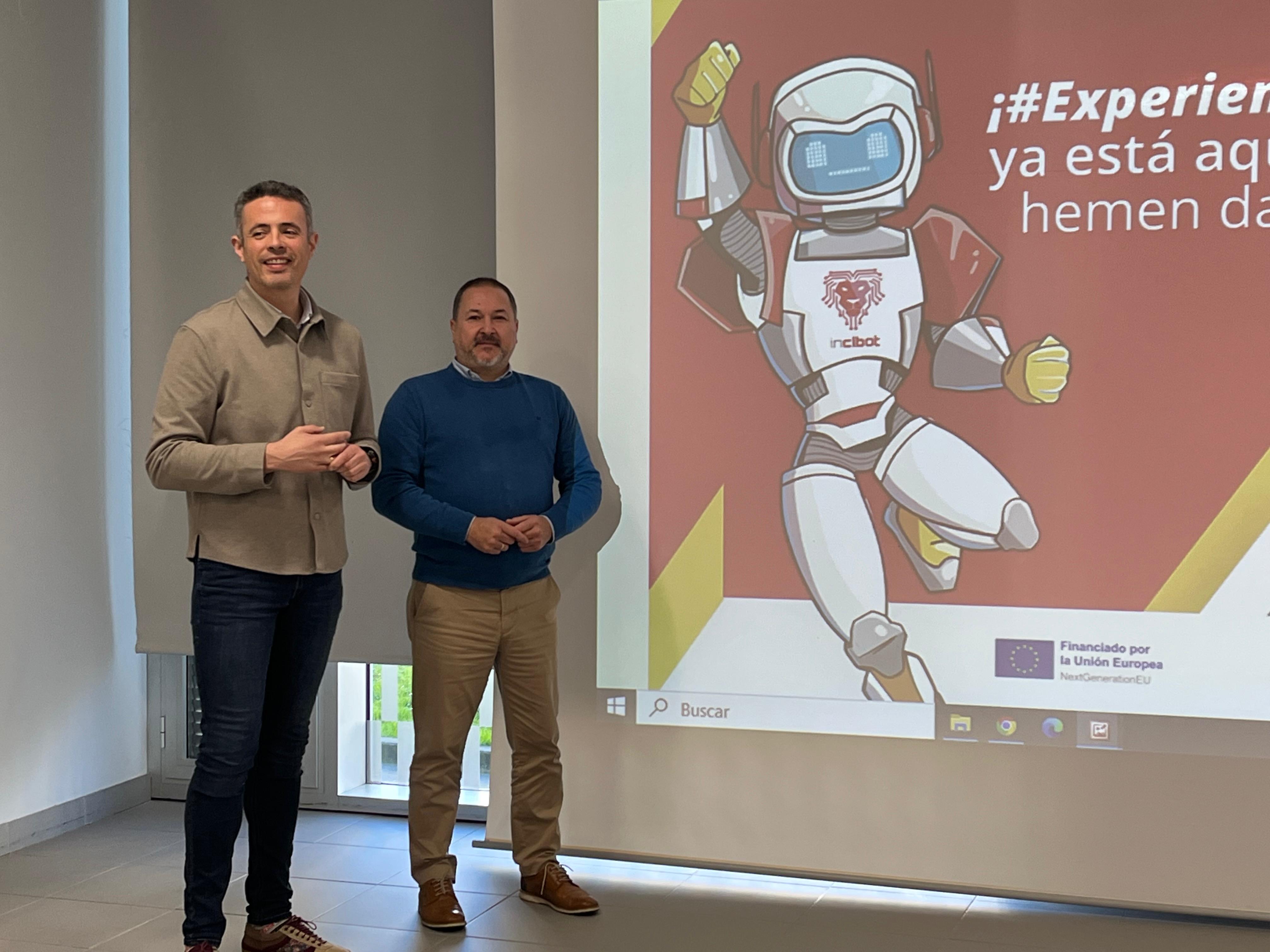 El delegado de Gobierno Abierto, Jon Ugarte junto al delegado de Seguridad, Iñigo Berges.