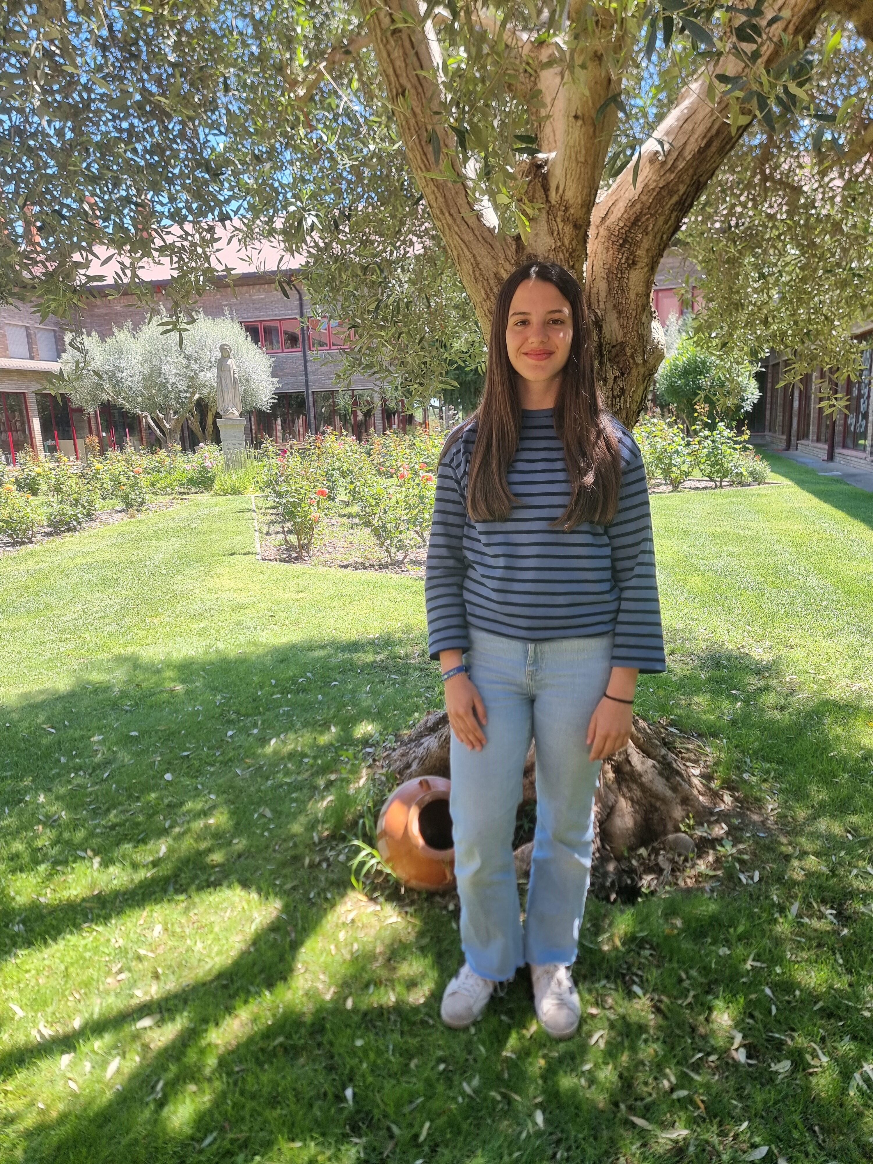 Candela García Puyuelo, ganadora del concurso "Carta a un militar español"