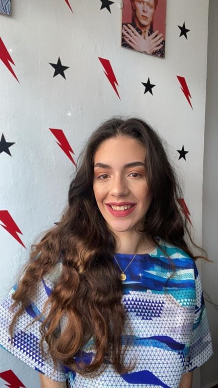 María de Juan rinde tributo en su casa a uno de sus artistas favoritos, David Bowie