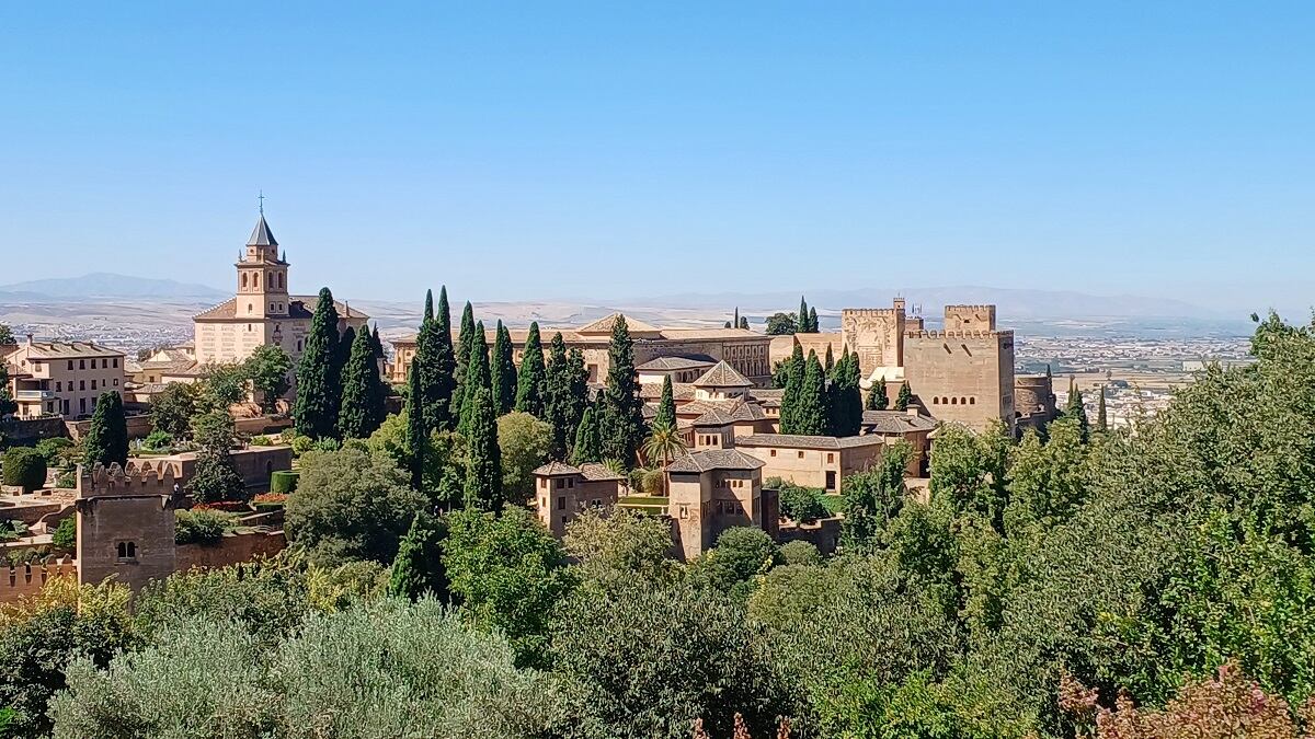 Vistas de la Alhambra de Granada desde el Palacio del Generalife