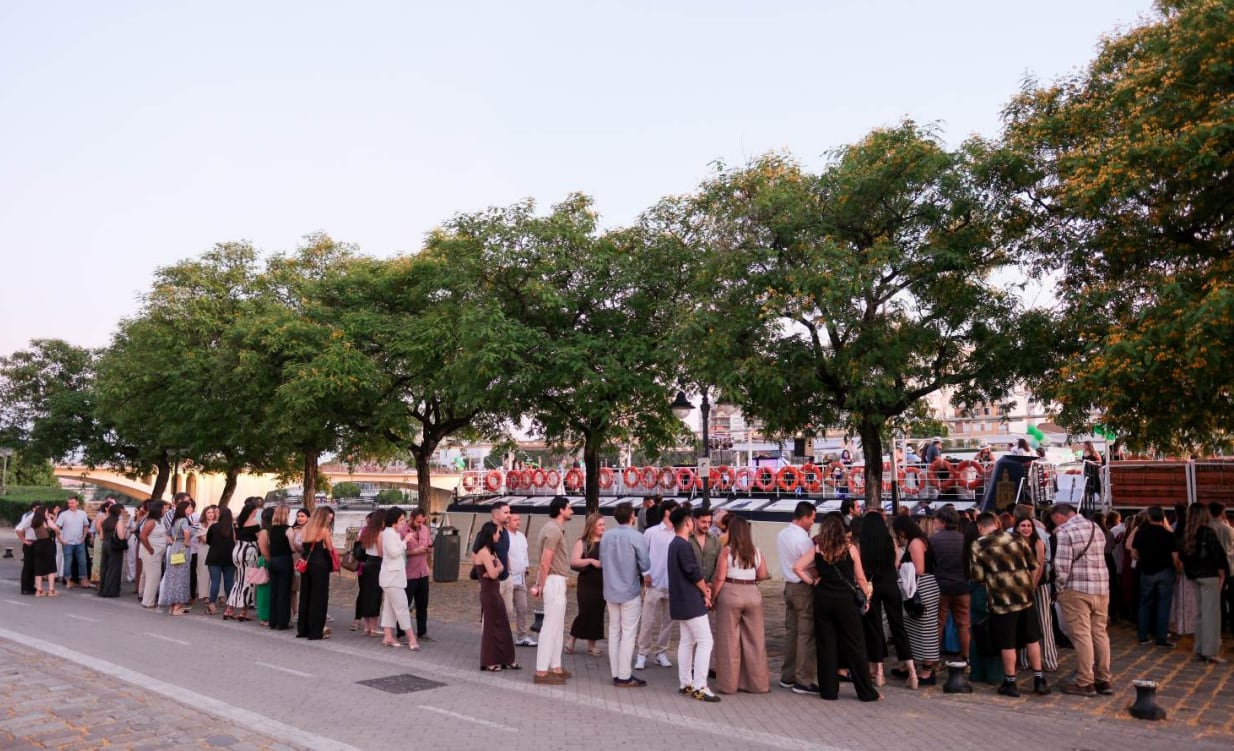 Profesionales del turismo en su Summer Tourism Party 2025